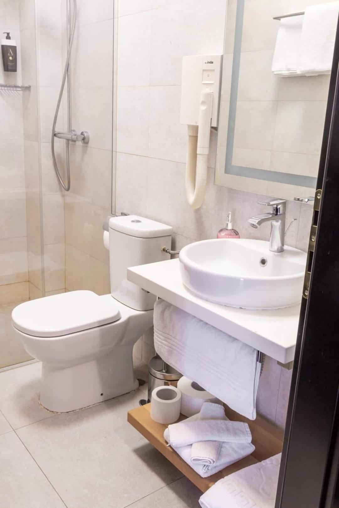Hotel Balkan Centar Bijeljina Exteriör bild