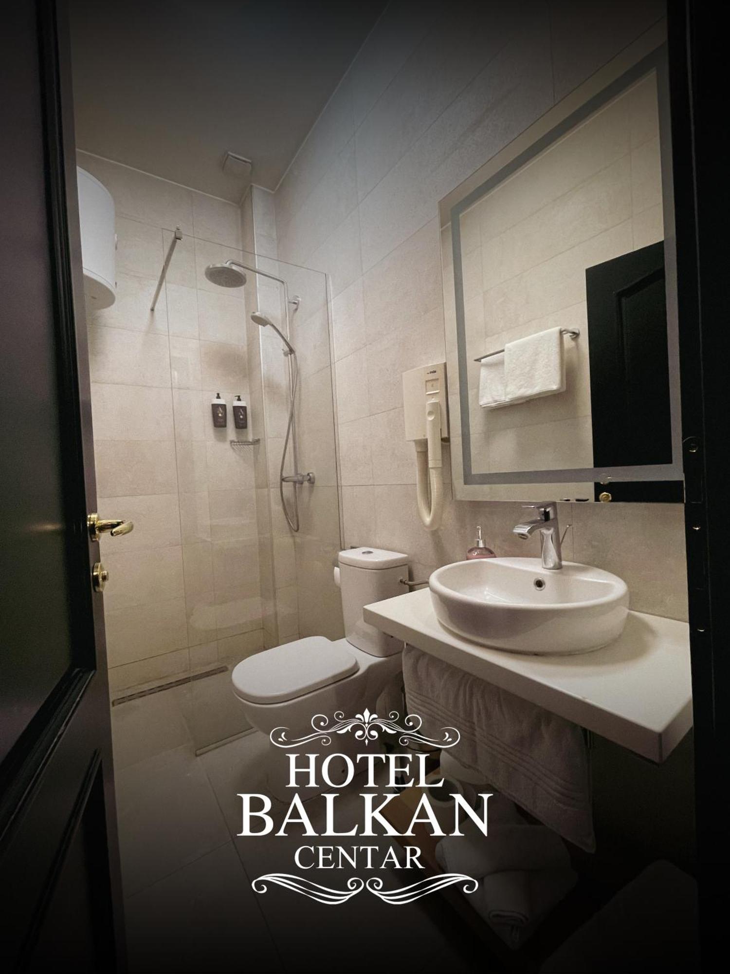 Hotel Balkan Centar Bijeljina Exteriör bild